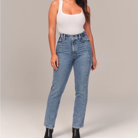 Abercrombie & Fitch Denim - Abercrombie Ultra High Rise 90s Straight Curve Love